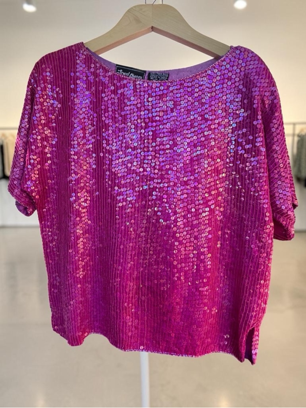 Vintage JEWEL QUEEN Bright Pink Sequin Short Sleeve Pure Silk Blouse Top Sz M